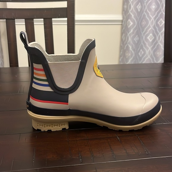 Pendleton Yellowstone Nation Park Chelsea Rain Boots new Women’s Size 7 - Picture 4 of 16